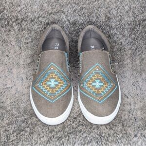 Roper Canvas Embroidered Aztec Slip On Shoe Women's 7